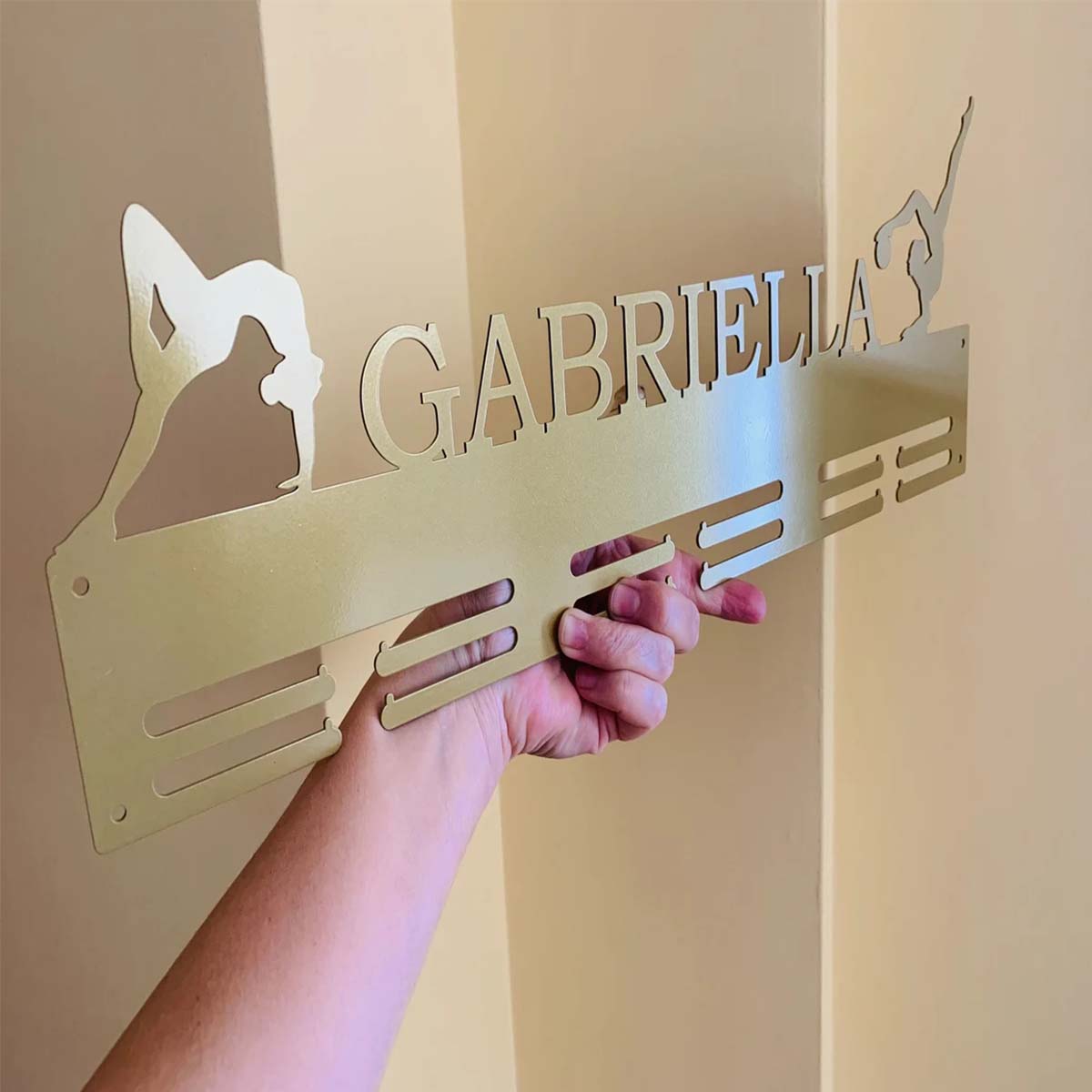 Custom Marathon Sports Metal M - Home Decor For Birthday recension och pris